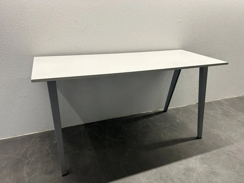 Steelcase Stehtisch Weiß / Grau