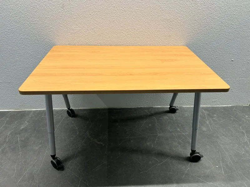 Steelcase / Werndl Konferenztisch auf Rollen Buche