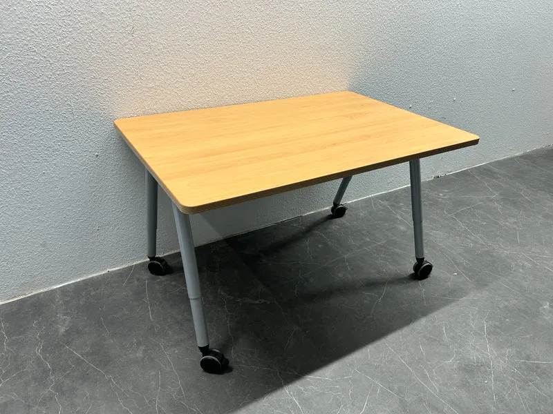 Steelcase / Werndl Konferenztisch auf Rollen Buche