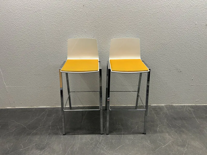 König & Neurath Hocker Weiß / Gelb