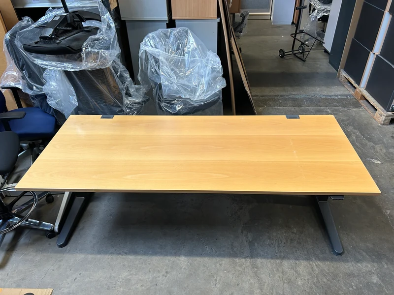 Steelcase Ology Elektrisch Höhenverstellbarer Schreibtisch Buche