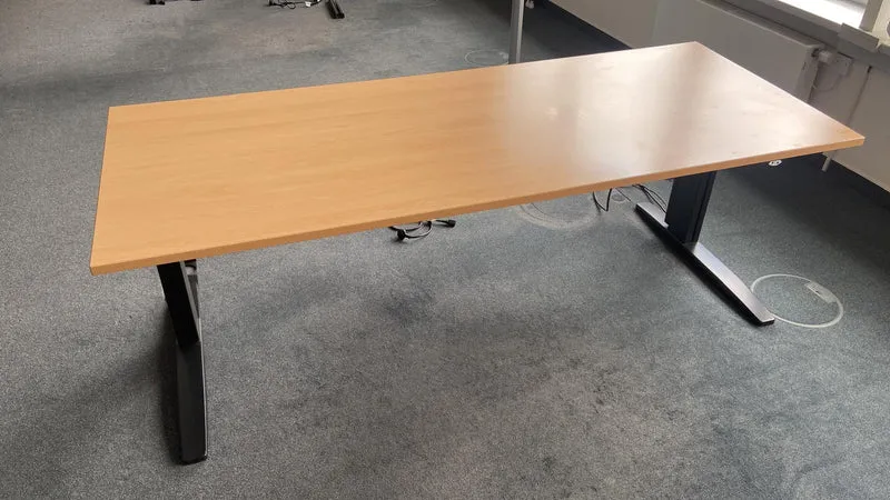 Ceka elektrisch höhenverstellbarer Schreibtisch Buche