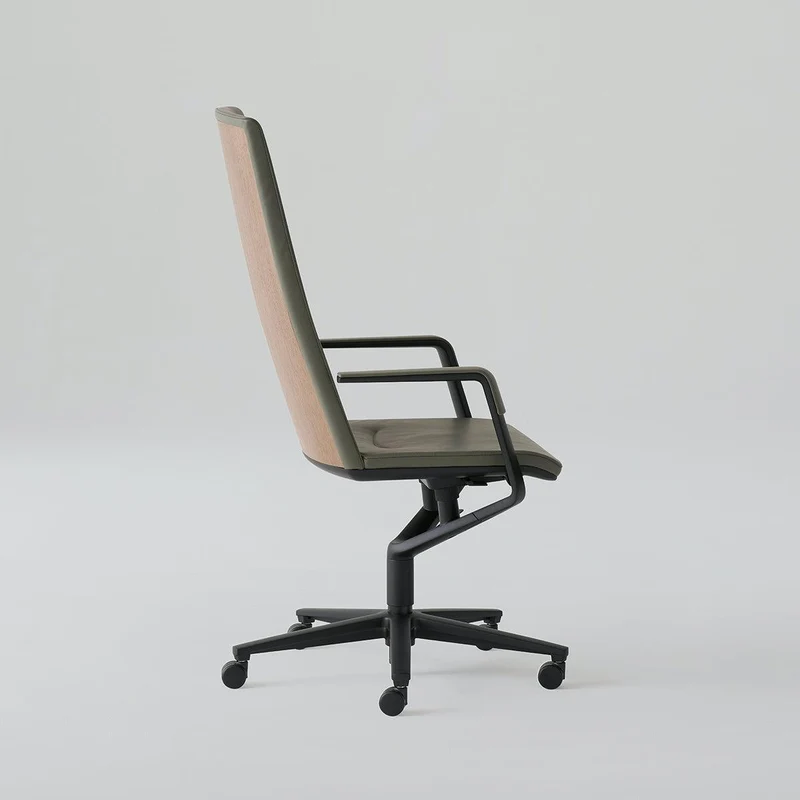 Sola Active Chair