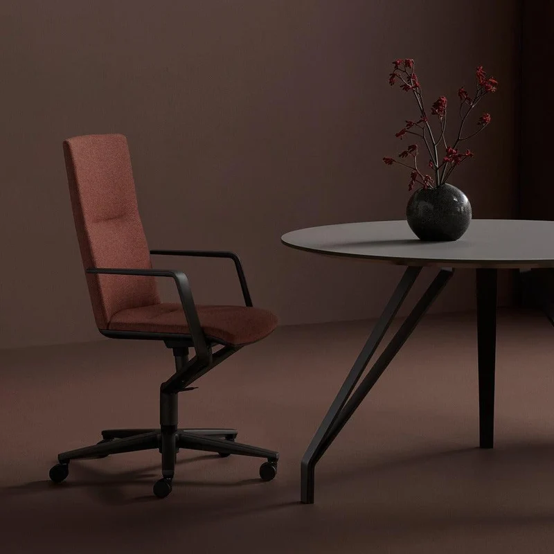 Sola Active Chair
