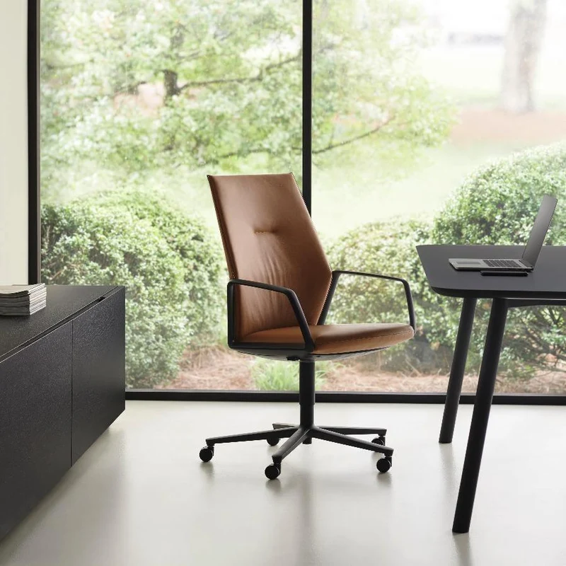M75 Active Chair