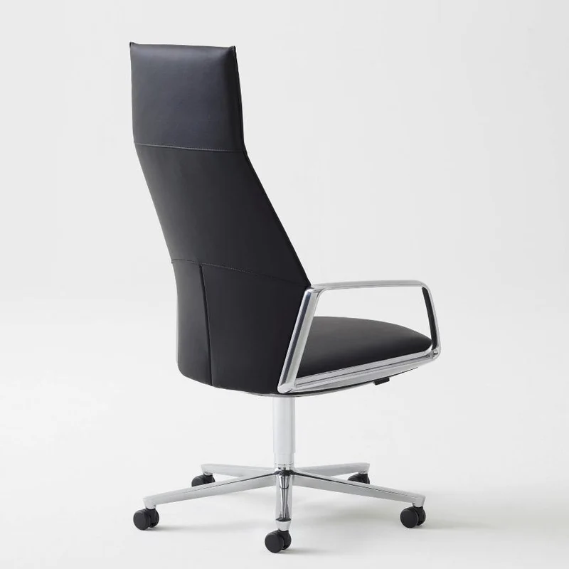 M75 Active Chair