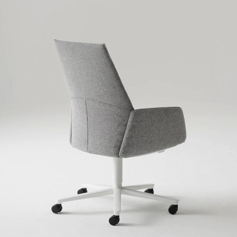 M75 Active Chair