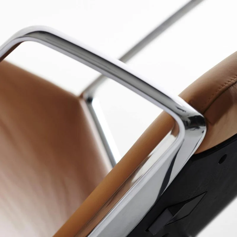 M75 Active Chair