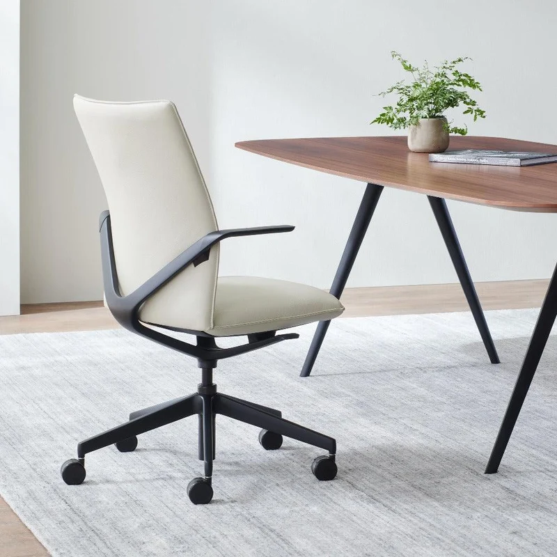 Linq Chair