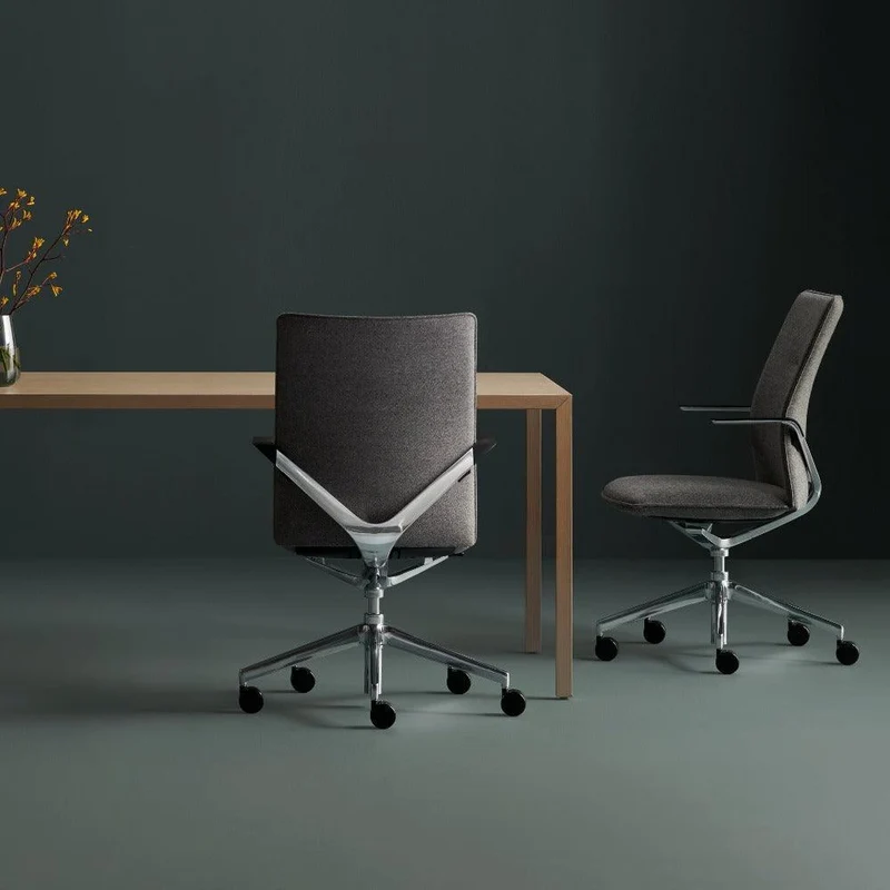 Linq Chair