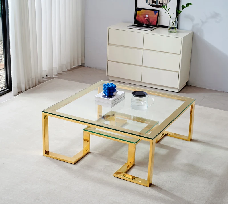 Design-Couchtisch "AUREA" – Quadratischer Glas-Wohnzimmertisch mit geometrischem Gold-Gestell