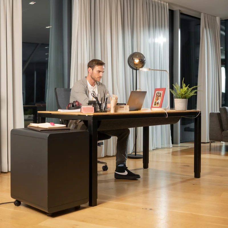 Desk Four - Höhenverstellbarer Tisch