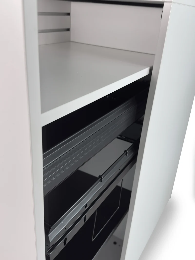 Steelcase - Apothekerschrank