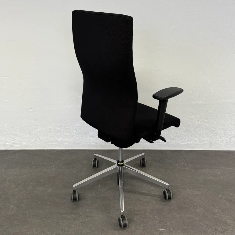 Züco Cubo Bürodrehstuhl mit Armlehnen - Schwarz-Chrom