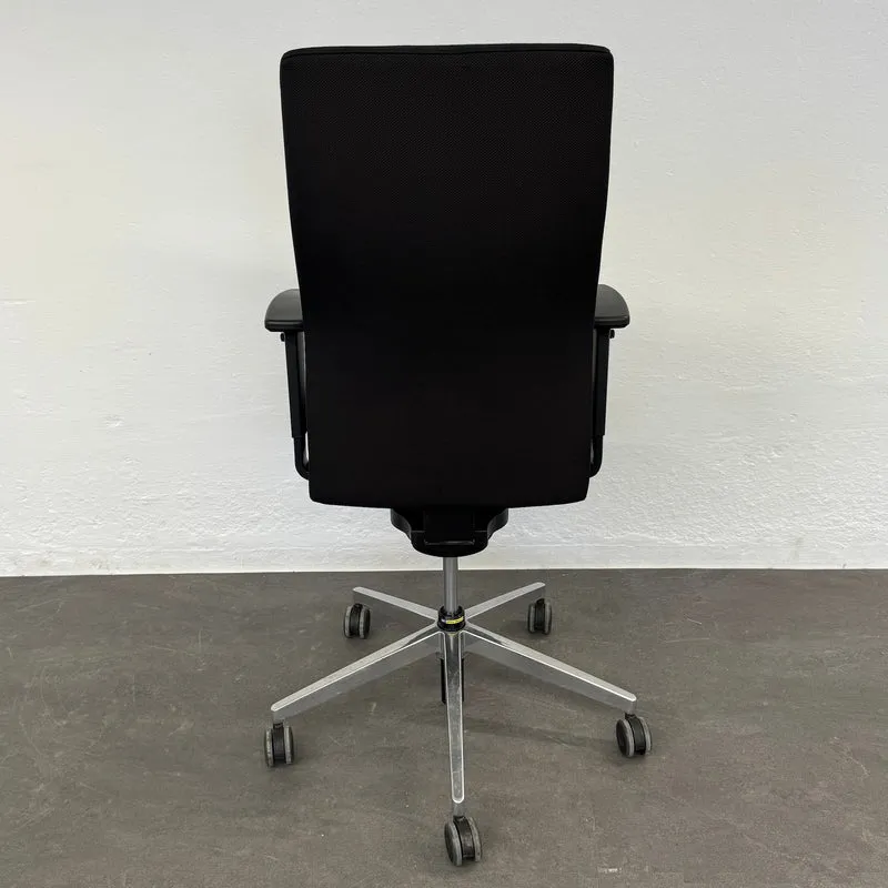 Züco Cubo Bürodrehstuhl mit Armlehnen - Schwarz-Chrom