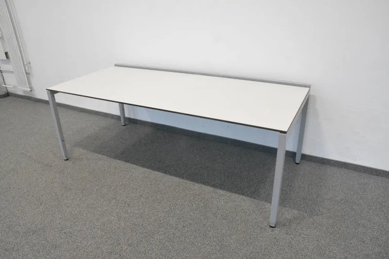 Lista Office Motion Schreibtisch 2000x900mm - Kieselgrau mit Kabelkanal