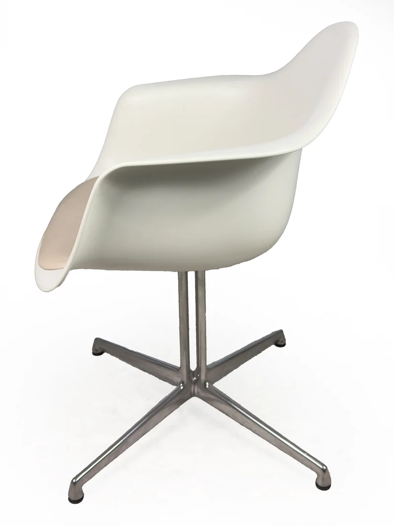 Vitra - Eames Plastic Armchair
