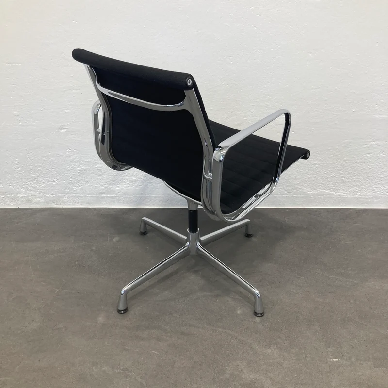 Vitra Eames Alu Chair EA108 Hopsak Schwarz