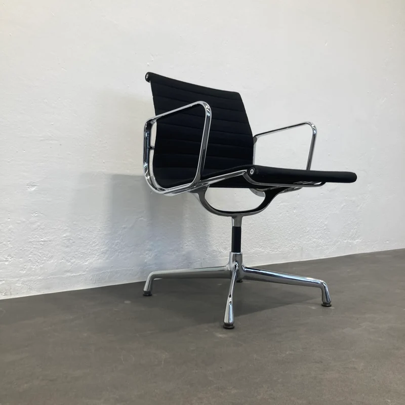 Vitra Eames Alu Chair EA108 Hopsak Schwarz
