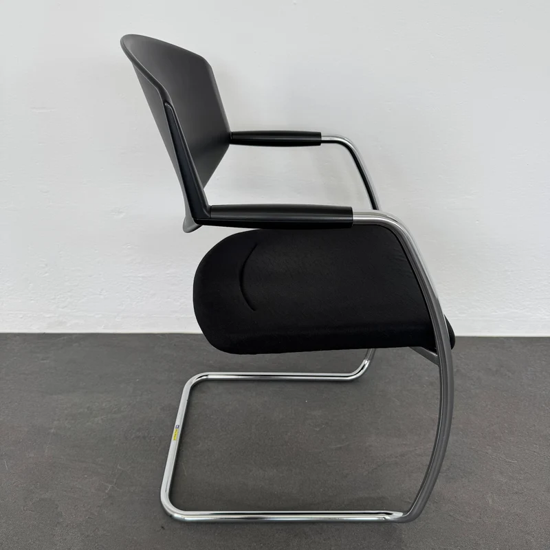 Giroflex G16 Freischwinger Bezug Stoff Schwarz gemustert - stapelbar