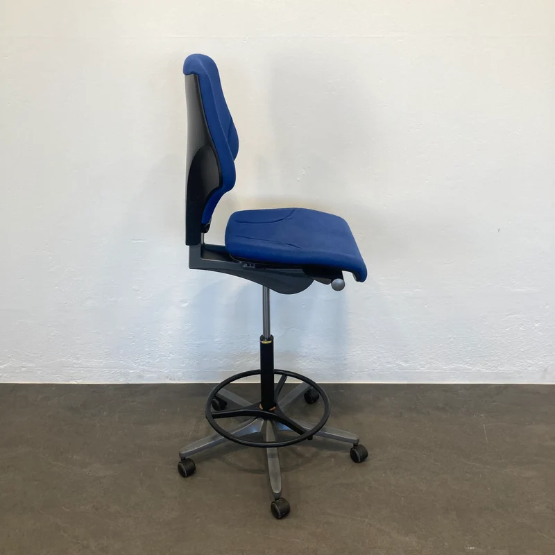 Giroflex G64 Counter Drehstuhl blau gemustert