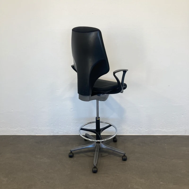Giroflex G64 Counter Drehstuhl schwarz gemustert mit Armlehnen