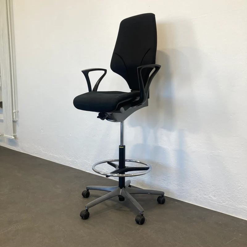 Giroflex G64 Counter Drehstuhl schwarz gemustert mit Armlehnen