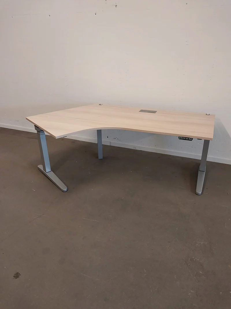 Steelcase - Kalidro elektrisch höhenverstellbarer Winkelschreibtisch
