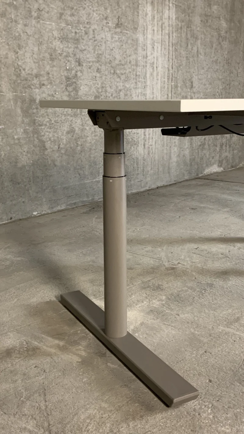 Febrü - Active elektrisch höhenverstellbarer Schreibtisch