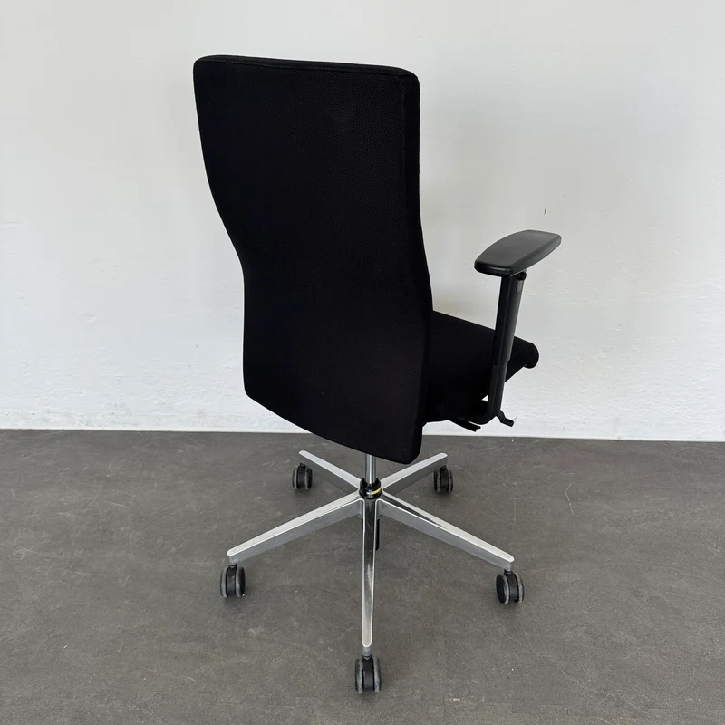 Züco Cubo Bürodrehstuhl mit Armlehnen - Schwarz-Chrom