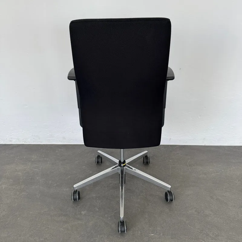 Züco Cubo Bürodrehstuhl mit Armlehnen - Schwarz-Chrom