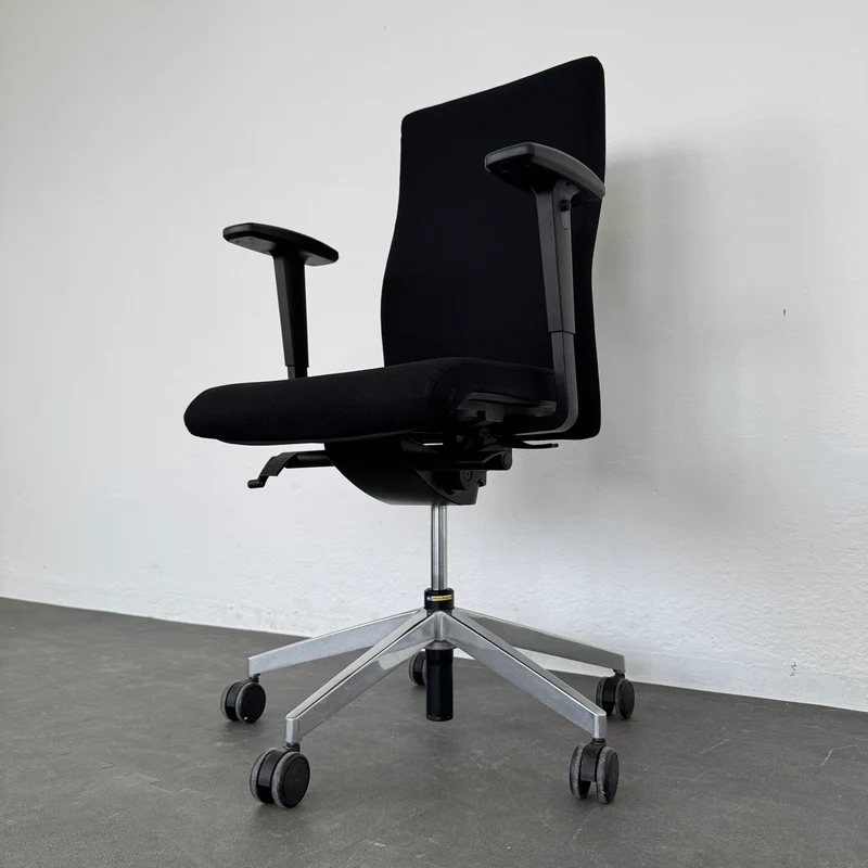 Züco Cubo Bürodrehstuhl mit Armlehnen - Schwarz-Chrom