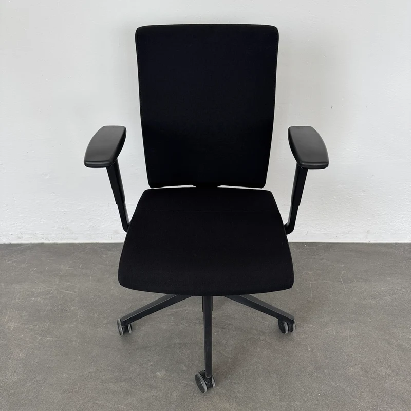 Züco Cubo Bürodrehstuhl schwarz mit Armlehnen