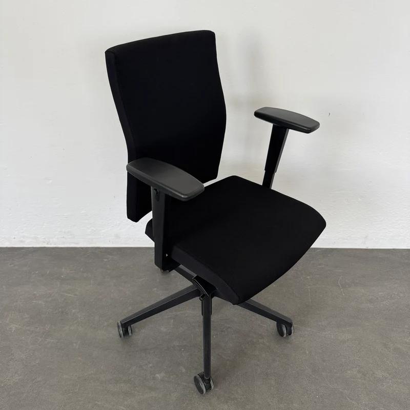 Züco Cubo Bürodrehstuhl schwarz mit Armlehnen