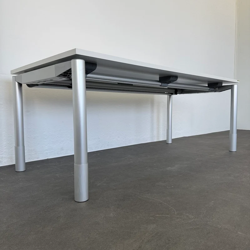 HAWORTH Fifty Schreibtisch 1800x800mm - Lichtgrau