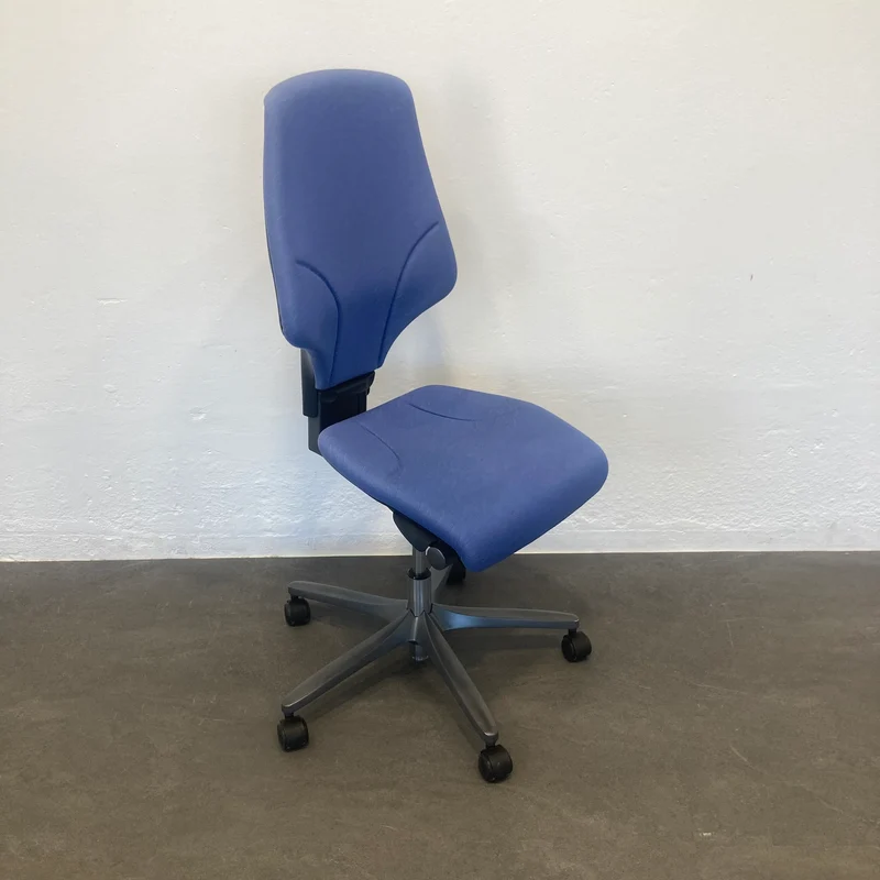 Giroflex G64 Bürodrehstuhl ohne Armlehnen - Hellblau gemustert