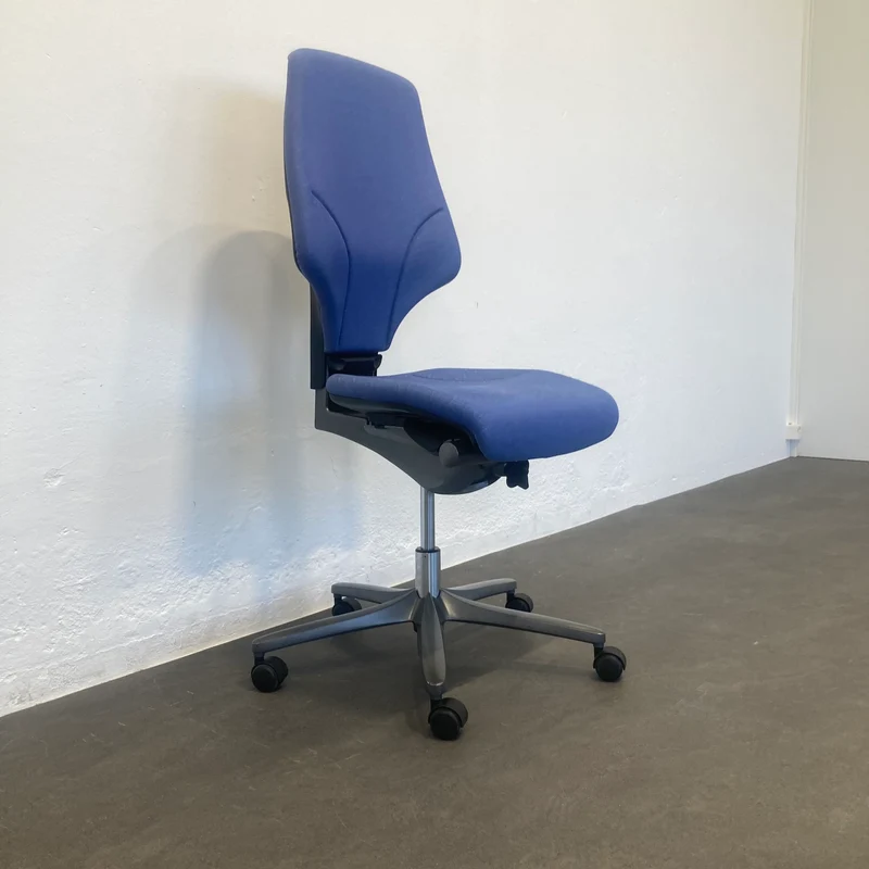 Giroflex G64 Bürodrehstuhl ohne Armlehnen - Hellblau gemustert