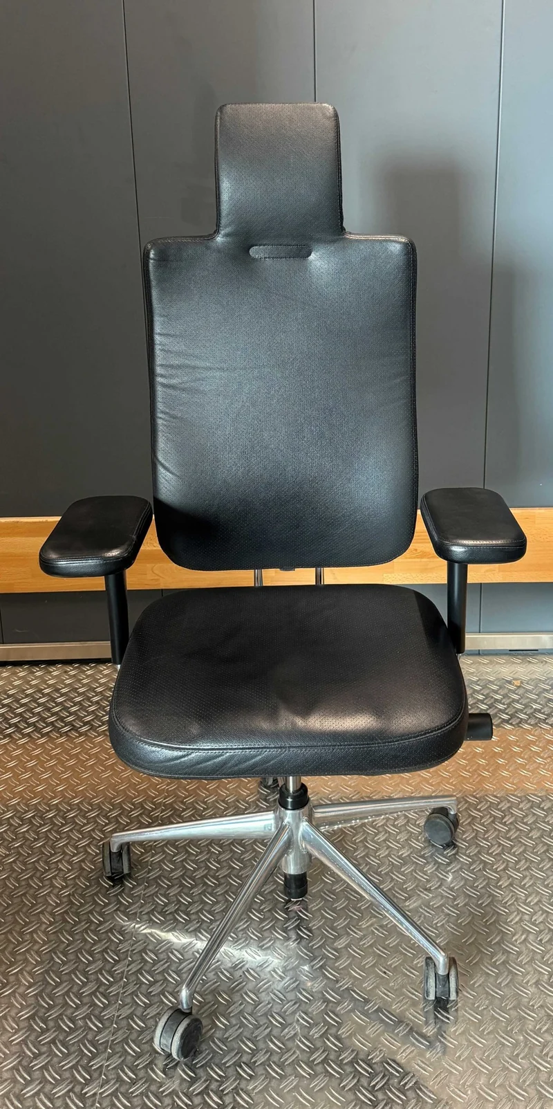 Vitra - Headline