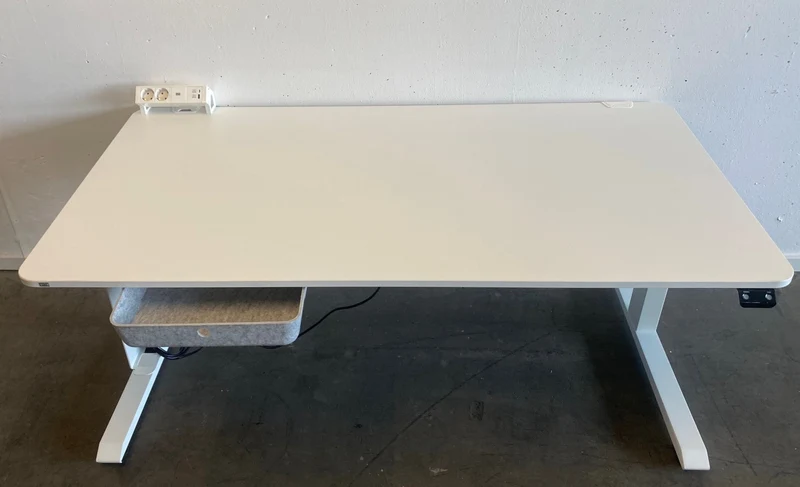 SEDUS - se:lab elektrisch höhenverstellbarer Schreibtisch