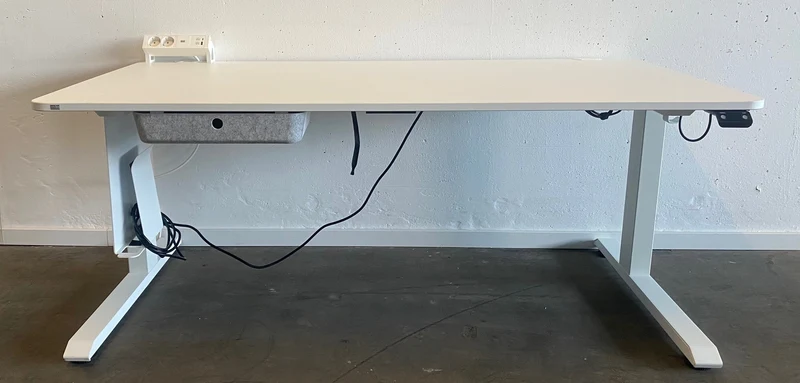 SEDUS - se:lab elektrisch höhenverstellbarer Schreibtisch