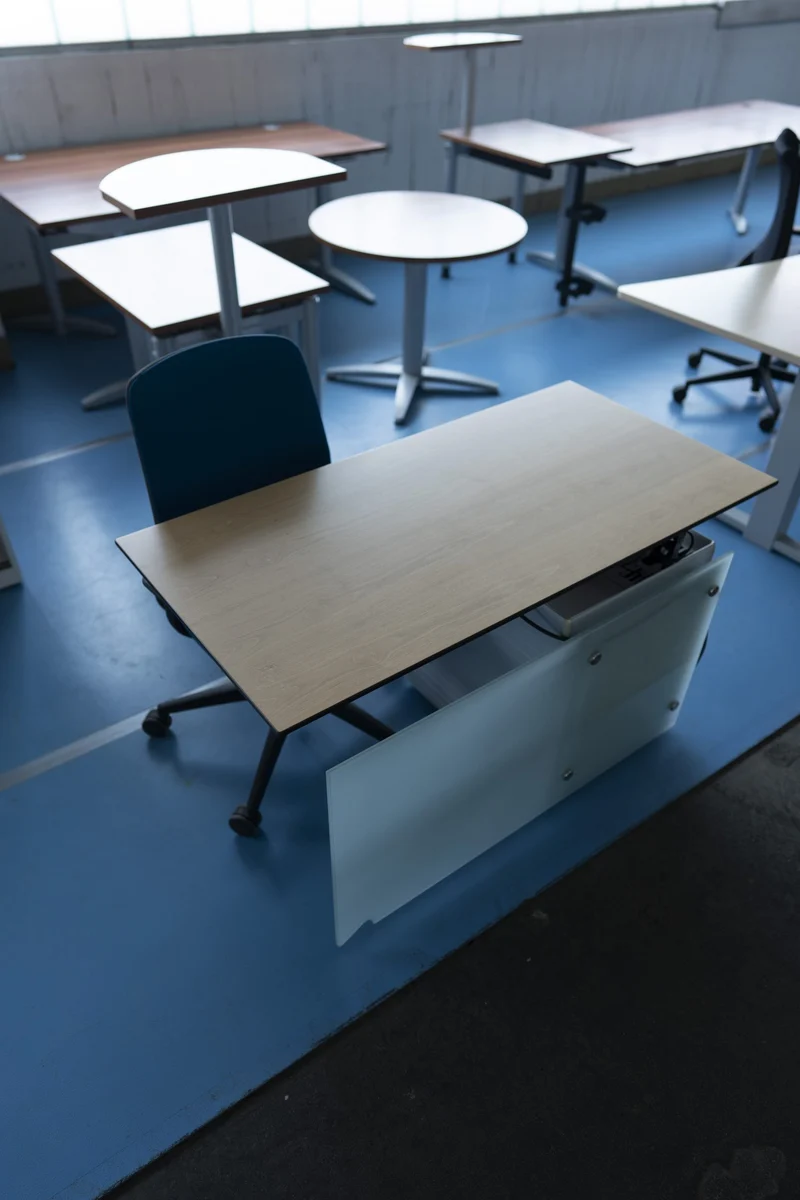 bene - elektrisch höhenverstellbarer Schreibtisch