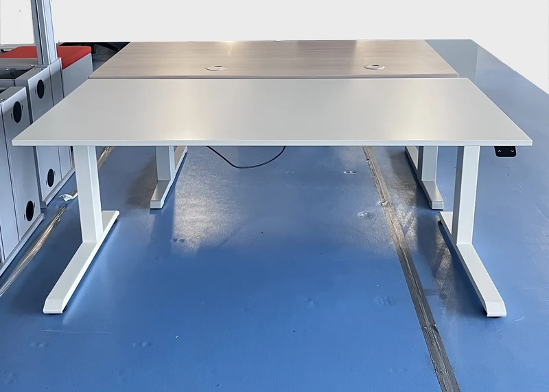 SEDUS - elektrisch höhenverstellbarer Schreibtisch