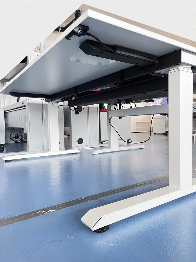 SEDUS - elektrisch höhenverstellbarer Schreibtisch