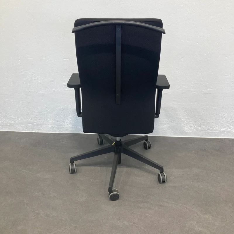 Züco Cubo Bürodrehstuhl schwarz mit Armlehnen + Kleiderbügel