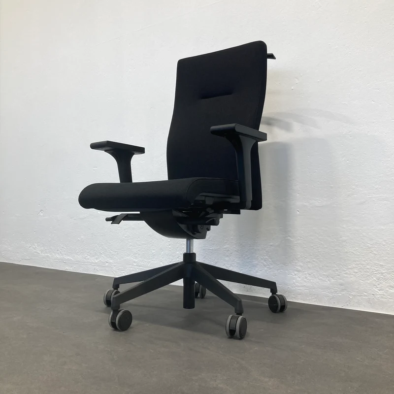 Züco Cubo Bürodrehstuhl schwarz mit Armlehnen + Kleiderbügel