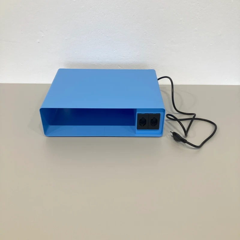Lista Office Plug Ablagefach Hellblau - mit 2 Steckern
