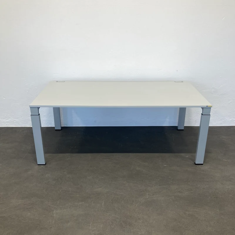 Haworth Tibas Schreibtisch