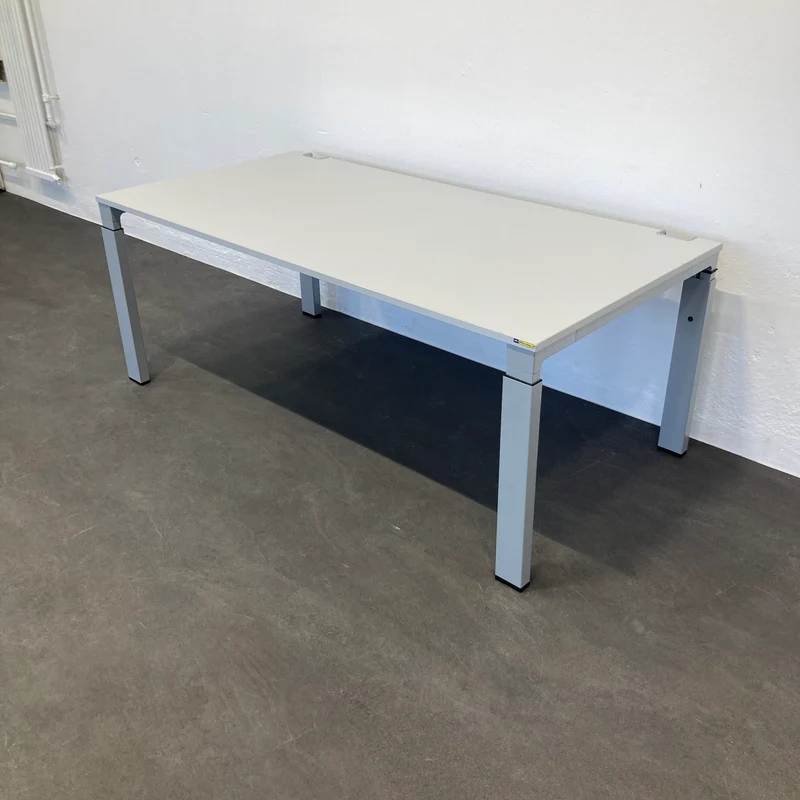 Haworth Tibas Schreibtisch