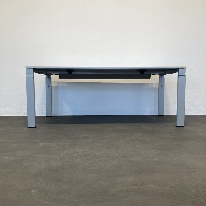 Haworth Tibas Schreibtisch