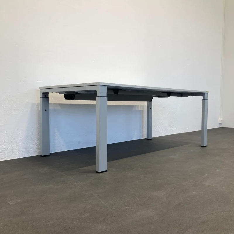 Haworth Tibas Schreibtisch